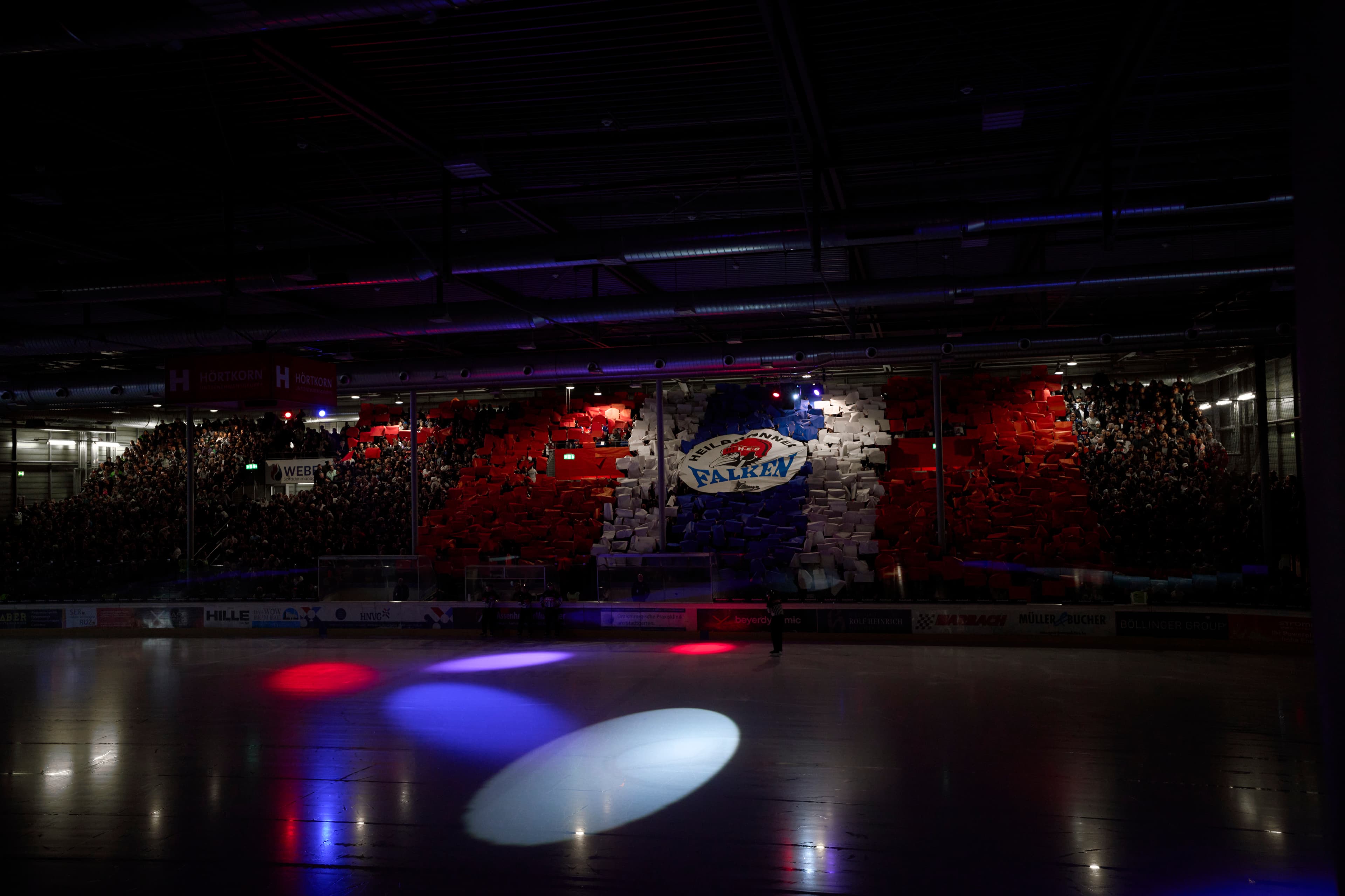 Heilbronner Falken Fankurve im Eisstadion